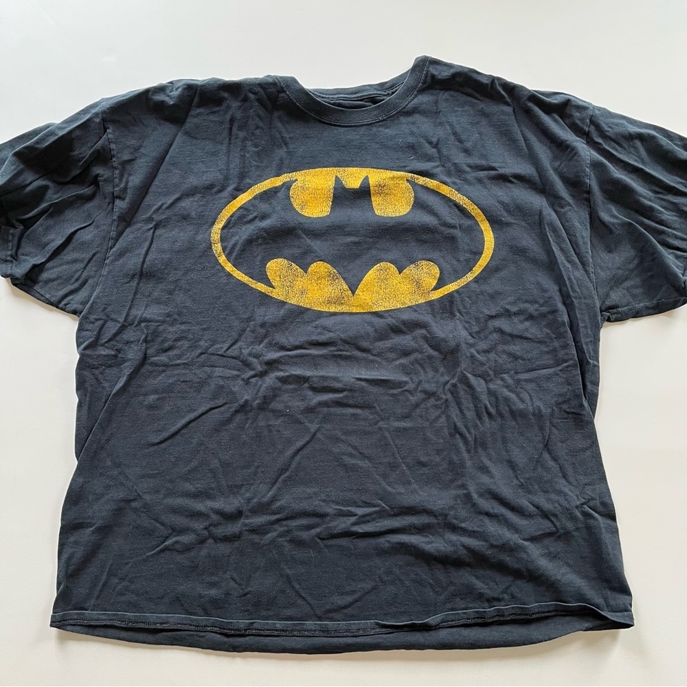 Classic Black Batman Logo T-shirt - Size 3XL